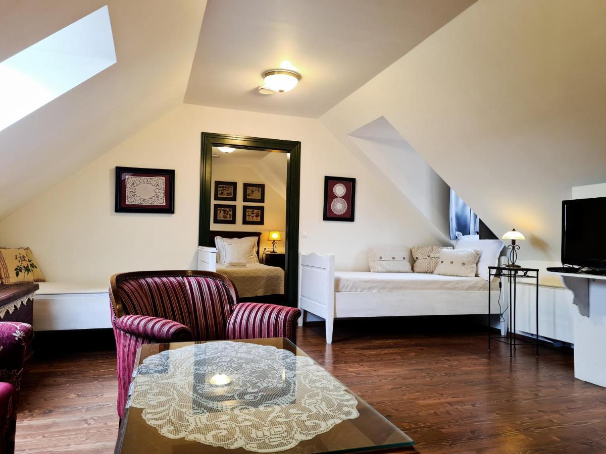 Kosbor Panzio Bed & Breakfast Magyarszombatfa Bagian luar foto