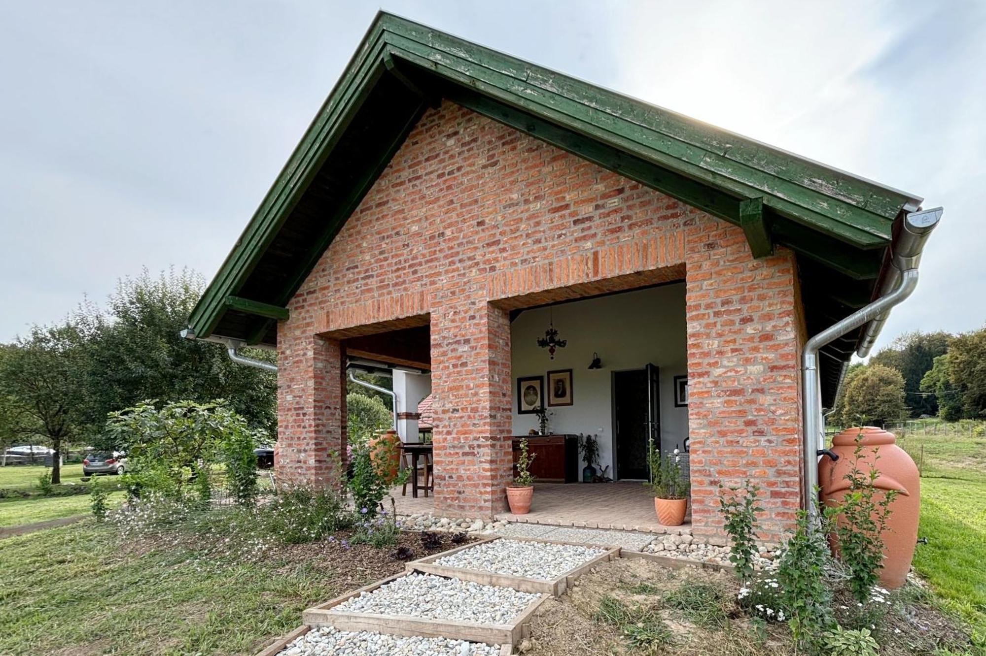 Kosbor Panzio Bed & Breakfast Magyarszombatfa Bagian luar foto